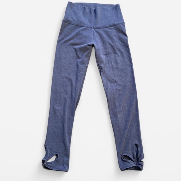 Aerie blue leggings with flower/bow cutout at the ankles. Size medium - Picture 1 of 5